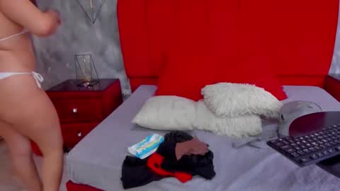 SalomeEvanz online show from 05/13/26, 05:54
