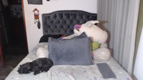 yenny online show from 03/27/26, 04:40