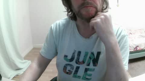 Snapshot of saltimbanquier chatting on 01/25/25, 03:20 Saltimbanquier Salt ou Banquier online show from 01/25/25, 03:20