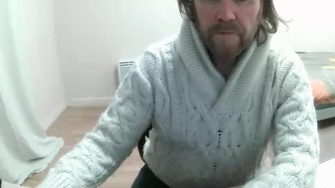 Snapshot of saltimbanquier chatting on 02/03/25, 12:47 Saltimbanquier Salt ou Banquier online show from 02/03/25, 12:47