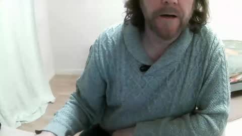 Snapshot of saltimbanquier chatting on 02/21/25, 07:23 Saltimbanquier Salt ou Banquier online show from 02/21/25, 07:23