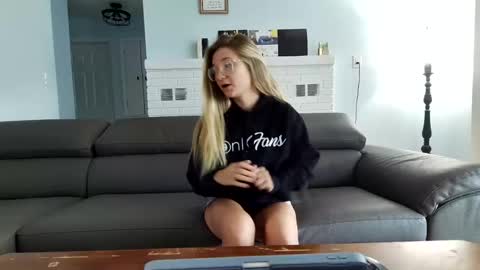 Salty Captain 69  Hat Girl 69 online show from 10/27/25, 02:54