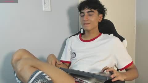 Snapshot of salvatore_montt chatting on 02/25/25, 12:58 salvatore_montt online show from 02/25/25, 12:58