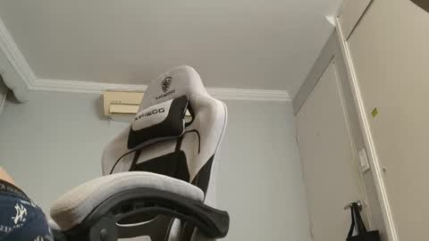 Snapshot of salvatore_montt chatting on 10/30/25, 03:52 salvatore_montt online show from 10/30/25, 03:52