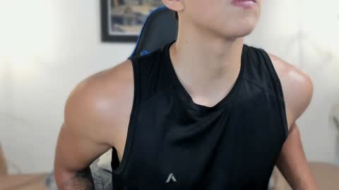 Snapshot of salvatore_romanoo chatting on 02/05/25, 12:53 Salvatore online show from 02/05/25, 12:53