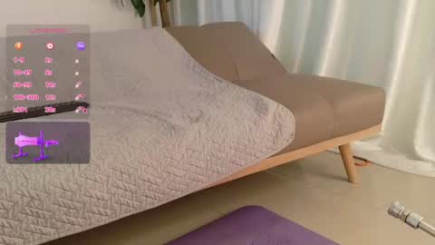 saly_moon1 online show from 06/10/26, 11:46