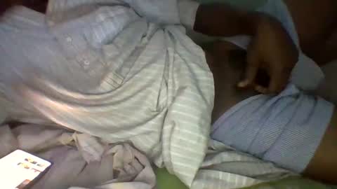 sam223382879 online show from 01/06/25, 08:39