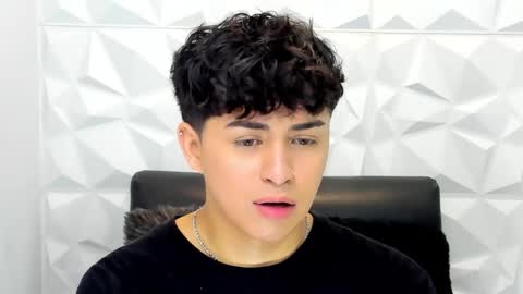 Snapshot of sam_daves_ chatting on 11/14/25, 01:54 Sam online show from 11/14/25, 01:54