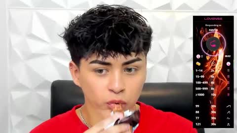 Snapshot of sam_daves_ chatting on 11/15/25, 02:24 Sam online show from 11/15/25, 02:24