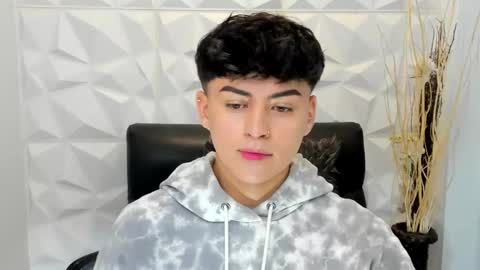 Snapshot of sam_daves_ chatting on 01/17/26, 12:43 Sam online show from 01/17/26, 12:43