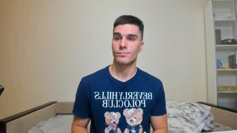 Snapshot of sam_huston18 chatting on 12/15/24, 01:22 BACK IN 2 WEEKS online show from 12/15/24, 01:22