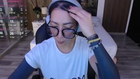 SAM MANSON online show from 12/17/25, 10:38