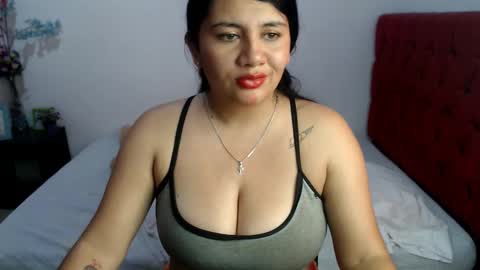 Snapshot of sam_sexyy2 chatting on 11/14/25, 07:01 sam_sexyy2 online show from 11/14/25, 07:01