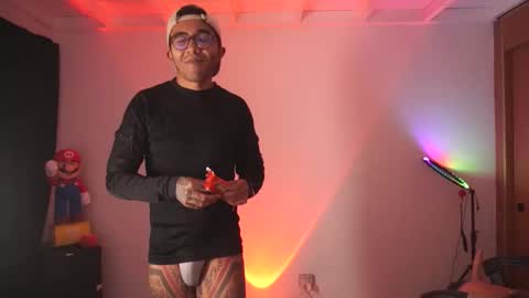 SAMUEL THOMPSON online show from 04/26/26, 04:10