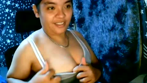 Snapshot of sam_yang09 chatting on 07/15/26, 12:16 sam_yang09 online show from 07/15/26, 12:16
