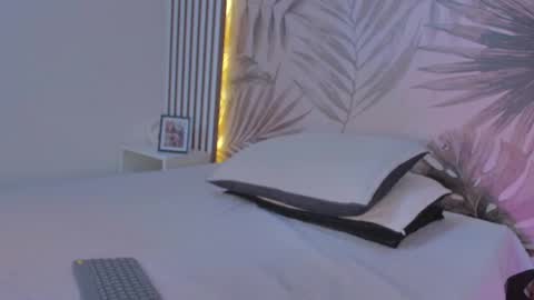 Samaantha  online show from 09/17/25, 11:34