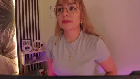 Snapshot of samaantha_white_ chatting on 04/30/26, 11:38 Samaantha online show from 04/30/26, 11:38