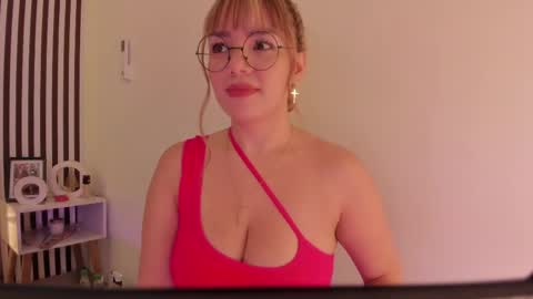 Snapshot of samaantha_white_ chatting on 05/02/26, 11:48 Samaantha online show from 05/02/26, 11:48