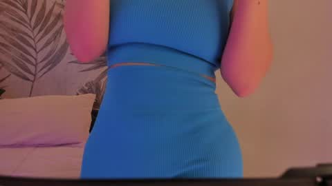 Snapshot of samaantha_white_ chatting on 05/06/26, 11:26 Samaantha online show from 05/06/26, 11:26