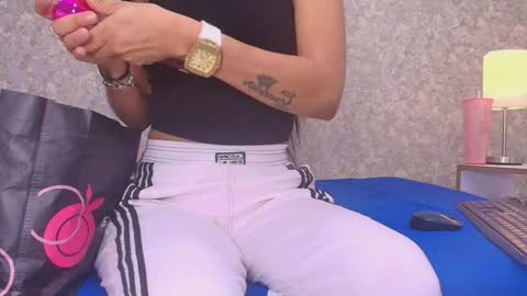 Snapshot of samanta_360 chatting on 01/14/25, 11:53 Samanta online show from 01/14/25, 11:53