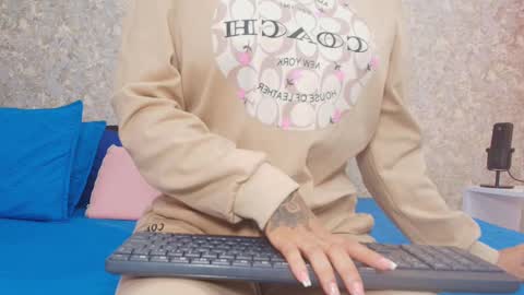 Snapshot of samanta_360 chatting on 02/15/25, 11:50 Samanta online show from 02/15/25, 11:50