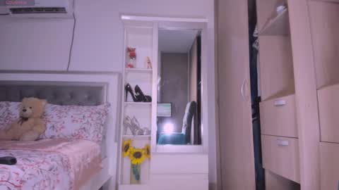 Snapshot of samanta_65 chatting on 02/25/25, 02:03 carolina online show from 02/25/25, 02:03