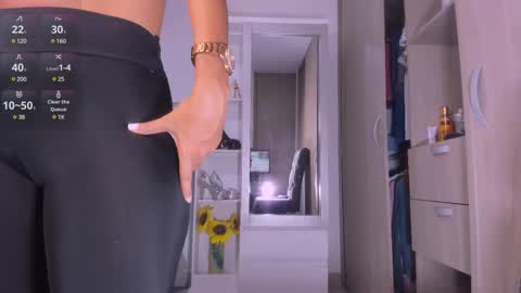 Snapshot of samanta_65 chatting on 03/04/25, 12:01 carolina online show from 03/04/25, 12:01