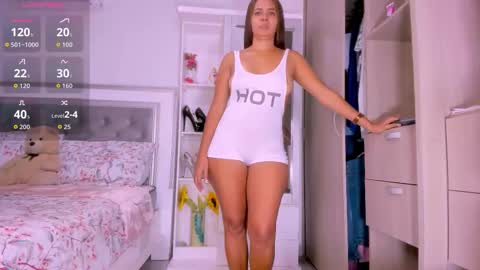 Snapshot of samanta_65 chatting on 09/15/25, 01:38 carolina online show from 09/15/25, 01:38