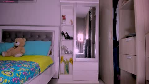 Snapshot of samanta_65 chatting on 10/14/25, 01:50 carolina online show from 10/14/25, 01:50