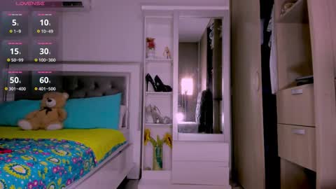 Snapshot of samanta_65 chatting on 10/18/25, 01:30 carolina online show from 10/18/25, 01:30