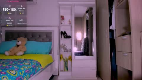 Snapshot of samanta_65 chatting on 10/22/25, 02:34 carolina online show from 10/22/25, 02:34