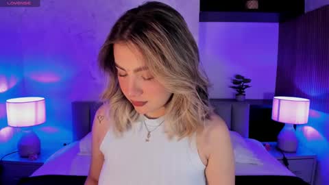 Snapshot of samanta_bone chatting on 01/14/25, 08:48 Samanta online show from 01/14/25, 08:48