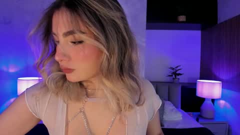 Snapshot of samanta_bone chatting on 01/26/25, 09:18 Samanta online show from 01/26/25, 09:18