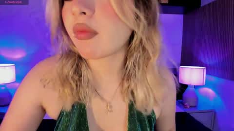 Snapshot of samanta_bone chatting on 02/10/25, 09:36 Samanta online show from 02/10/25, 09:36