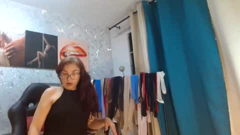 Snapshot of samanta_brownn_ chatting on 07/17/26, 11:28 samanta online show from 07/17/26, 11:28