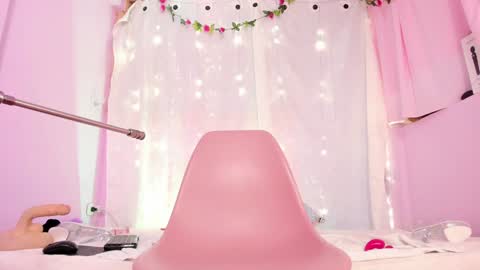 Snapshot of samanta_roberts1 chatting on 01/06/25, 04:23 Samanta online show from 01/06/25, 04:23