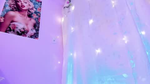 Snapshot of samanta_roberts1 chatting on 03/03/25, 06:22 Samanta online show from 03/03/25, 06:22