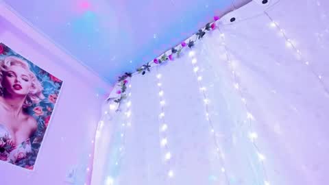 Snapshot of samanta_roberts1 chatting on 03/06/25, 06:16 Samanta online show from 03/06/25, 06:16