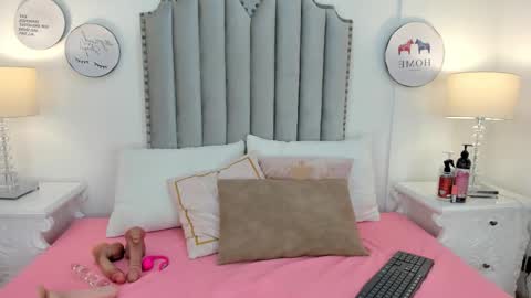 Samanta online show from 12/19/25, 07:43