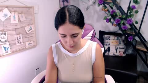 Snapshot of samantha2girl chatting on 06/08/26, 06:08 samantha online show from 06/08/26, 06:08