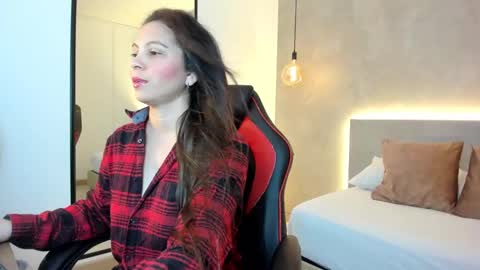 Snapshot of samantha_17_ chatting on 09/18/25, 02:13 S A M A N T H A online show from 09/18/25, 02:13