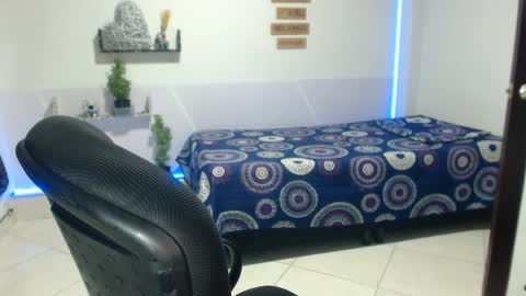 Snapshot of samantha__morris chatting on 10/04/25, 03:37 sammy online show from 10/04/25, 03:37