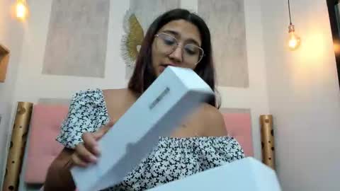    online show from 11/03/25, 12:28