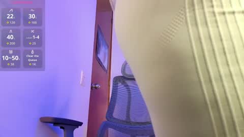 Snapshot of samantha_ros1 chatting on 05/15/26, 01:29 Samantha Ros online show from 05/15/26, 01:29