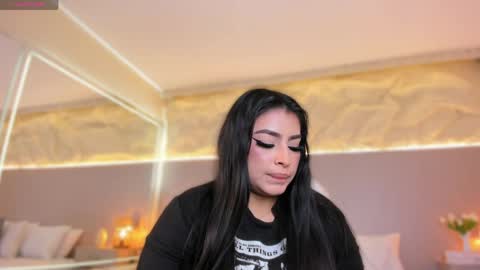 Snapshot of samanthaa_22_ chatting on 06/03/26, 11:24 Samanthaa online show from 06/03/26, 11:24