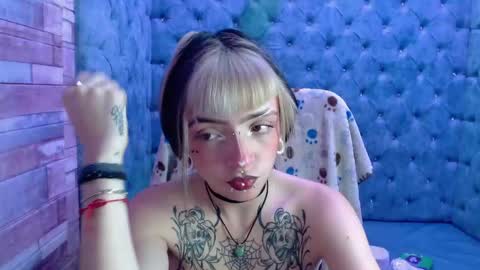 Snapshot of samanthaa_smitth chatting on 10/16/25, 04:13 Samantha Smitth online show from 10/16/25, 04:13