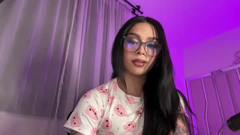 Snapshot of samanthabernardo_ chatting on 04/19/26, 05:18 Samantha Bernardo online show from 04/19/26, 05:18