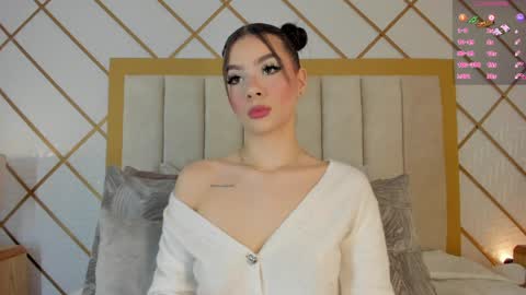 Snapshot of samanthaclay chatting on 01/19/25, 07:26   online show from 01/19/25, 07:26