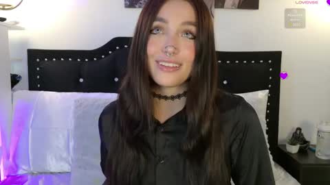 Snapshot of samanthagrant_ chatting on 06/05/26, 08:14 IGSamanthaGrant 10 online show from 06/05/26, 08:14