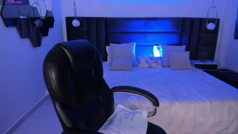 Snapshot of samanthaklein_ chatting on 01/24/25, 03:43 Samantha Klein online show from 01/24/25, 03:43